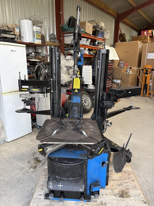 Used Hofmann Megaplan 713XL Super-Automatic Tyre Changer with Twin Assist Arms For Sale